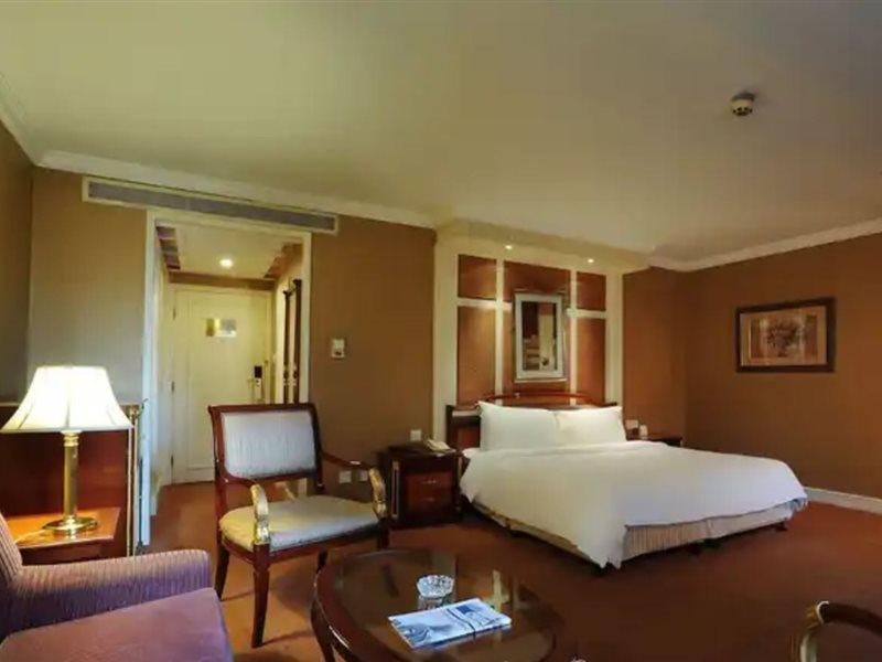 Crowne Plaza Shanghai Nanjing Road By Ihg Exterior foto A room at the hotel